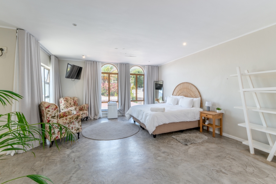 6 Bedroom Property for Sale in Paarl Central Western Cape